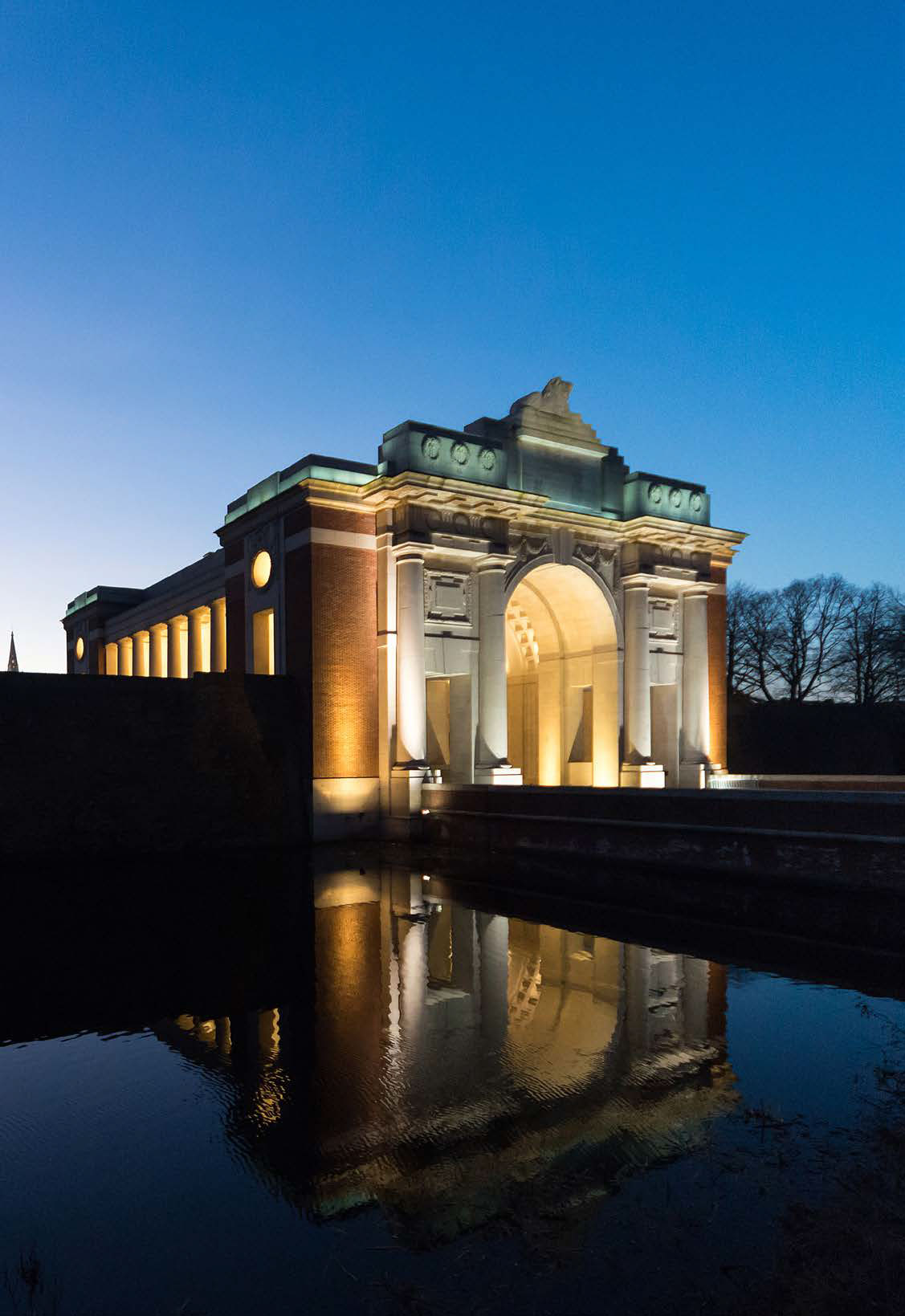 Zicht op de Menenpoort Ieper